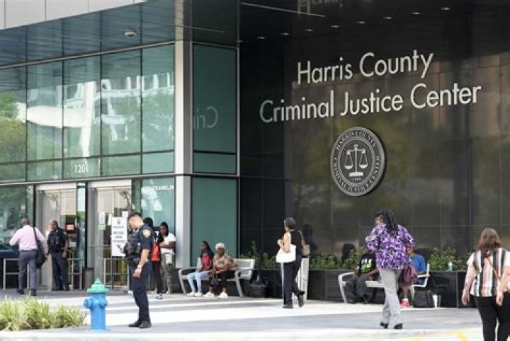 Are Harris County criminal courts open?