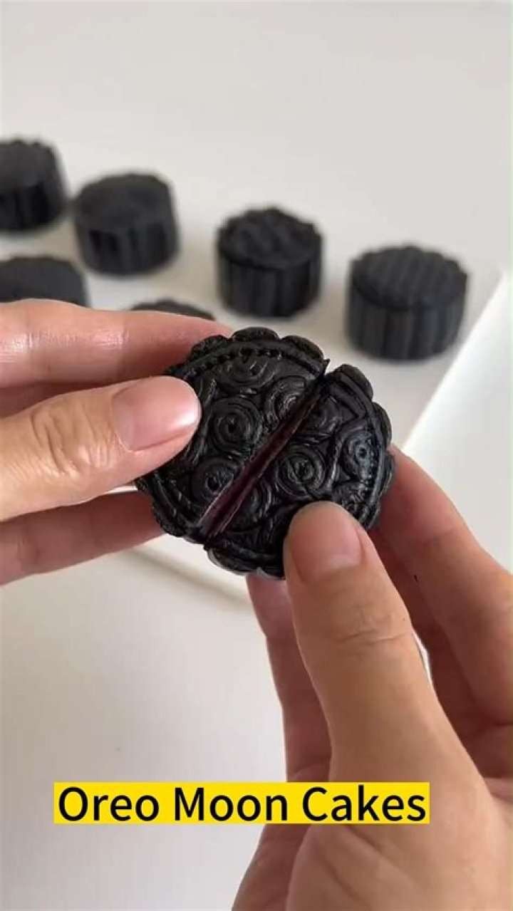 Are moon cakes sweet?