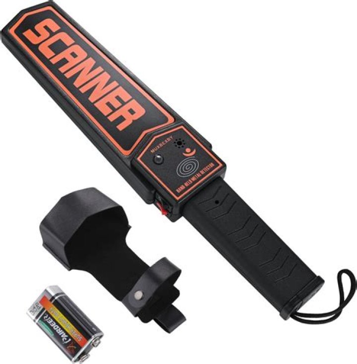 Can ceramic knives pass metal detector?