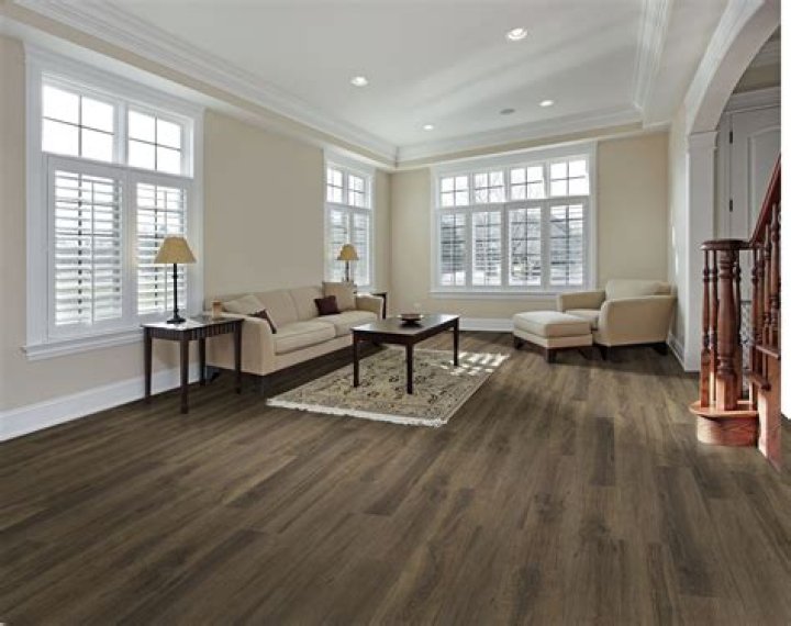Can light wood floors be stained darker?