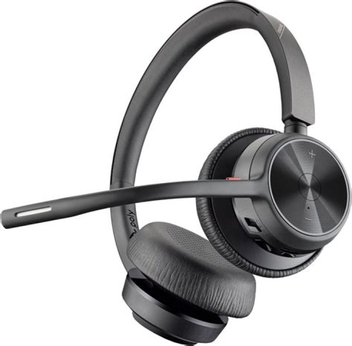 Can Plantronics Voyager Legend connect to two phones?