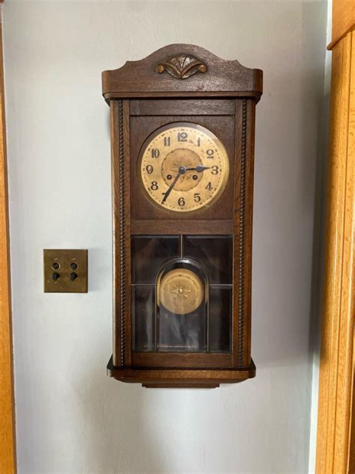 Can you use WD40 on clock movements?