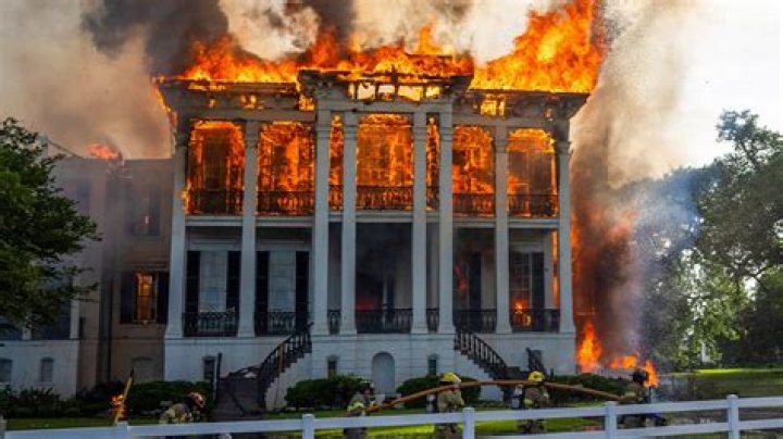 Did Detroit Ranger Station burn down?