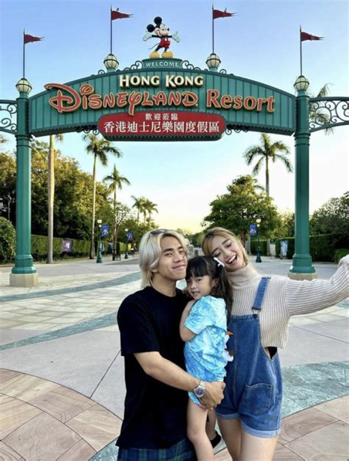 Did JianHao tan date Naomi?