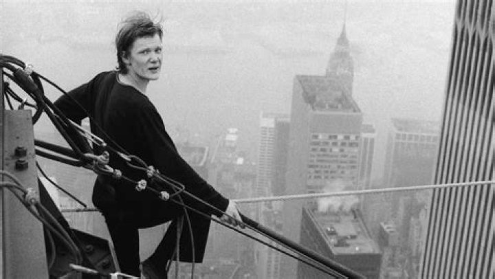 Did someone actually walk across the Twin Towers?