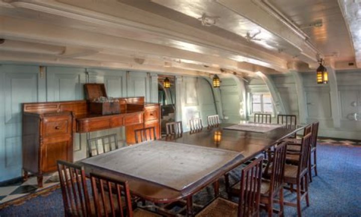 Did the HMS Victory sink?