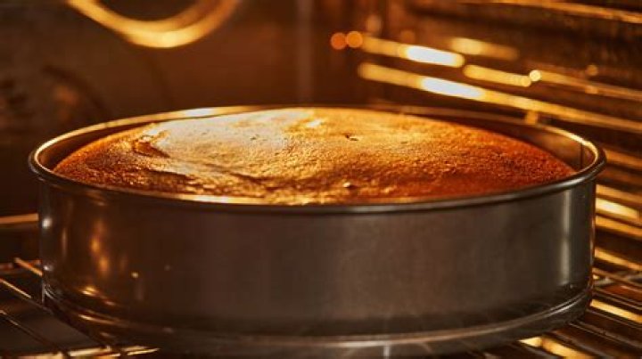 Do ovens bake from the top or bottom?