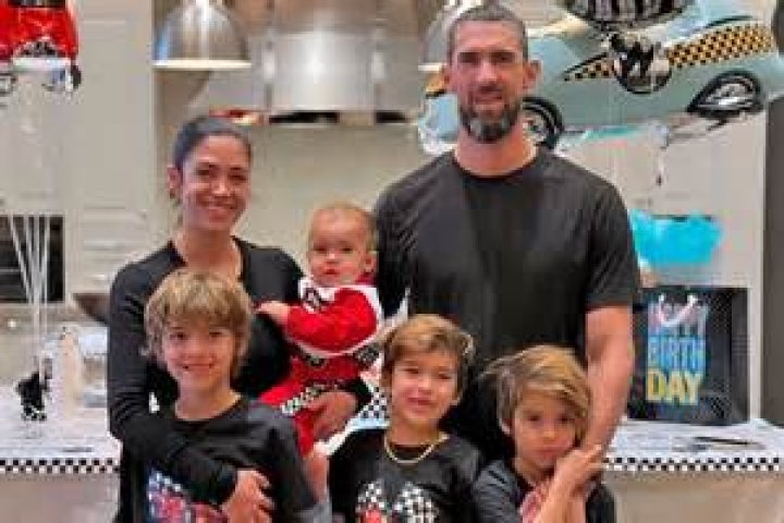 Do the Phelps twins have wives?