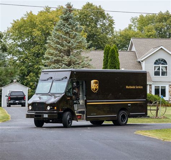 Do UPS drivers get paid well?