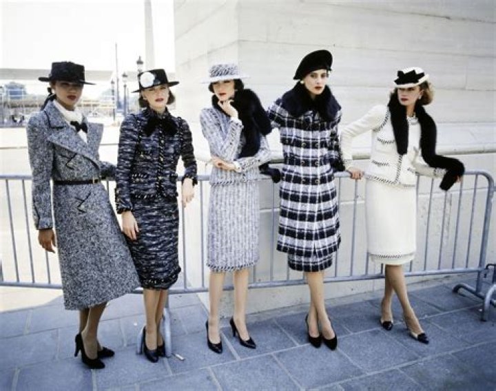 Does Karl Lagerfeld own Chanel?