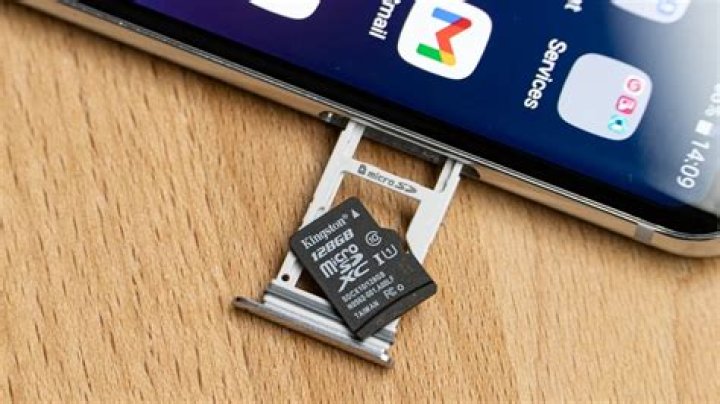 Does Nokia support SD card?