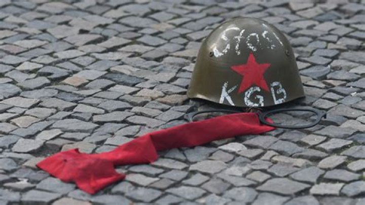 Does the KGB still exist in Russia?