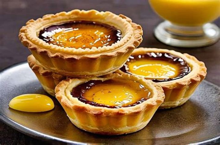 How are tarts served?
