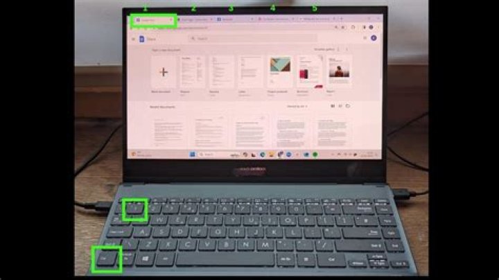 How do I switch between tabs in terminal?