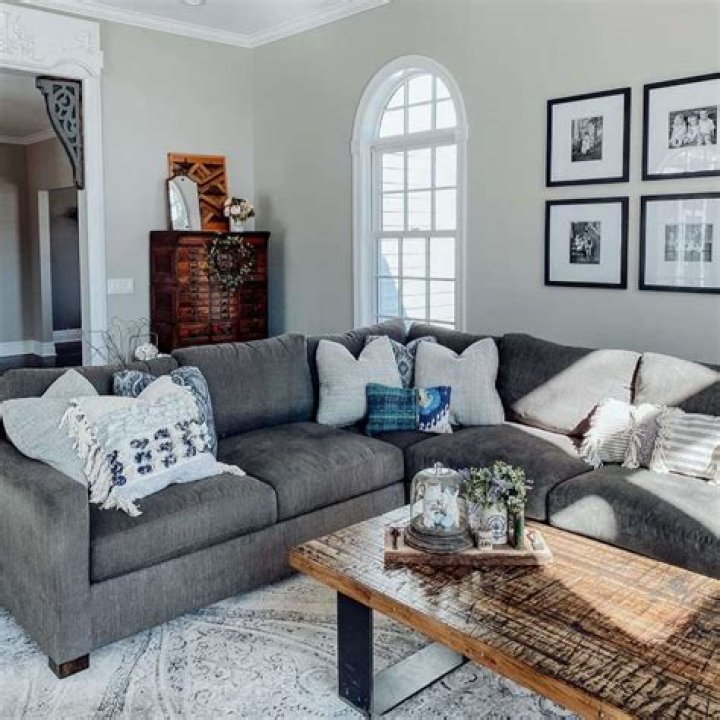 How do you decorate with a GREY sectional