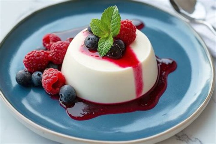 How do you know when panna cotta is set?