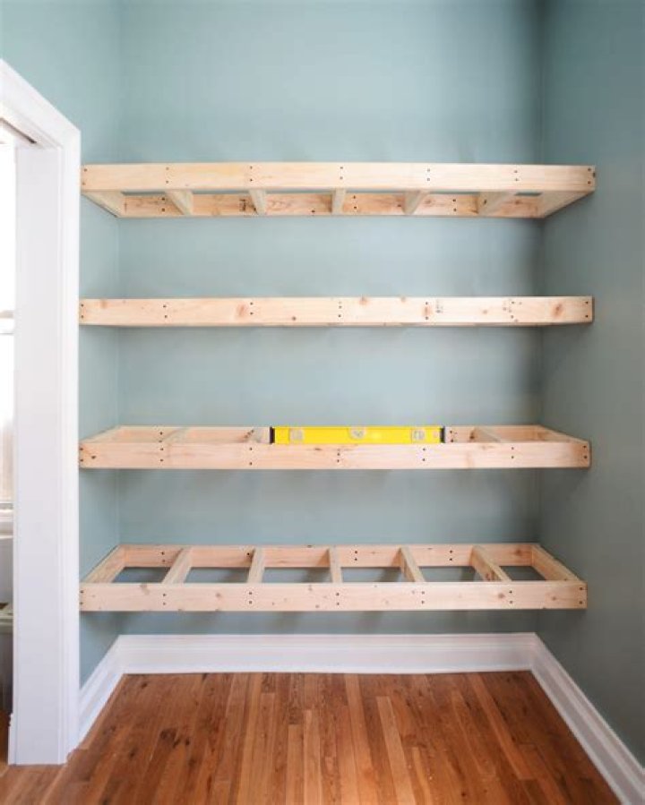 How do you make homemade floating shelves?