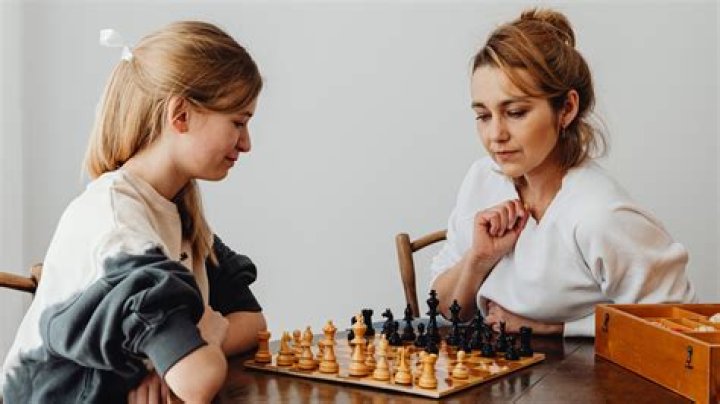 How do you teach someone to play chess?