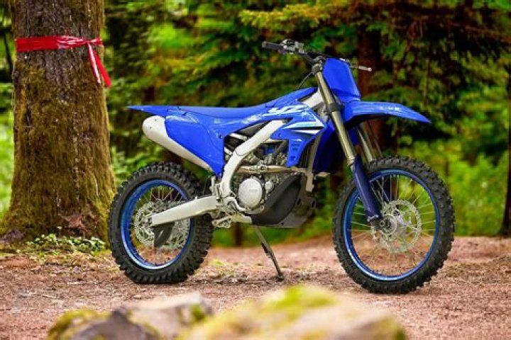 How heavy is a YZ250FX?