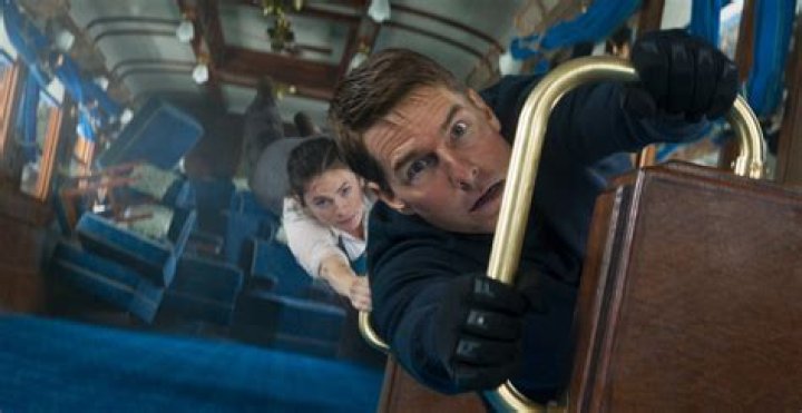How long do movies stay in cinemas?