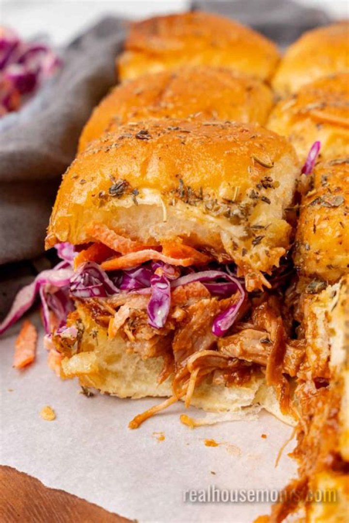 How long do you cook pulled pork per pound?