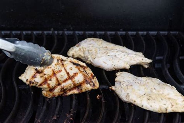 How long do you grill chicken slices?