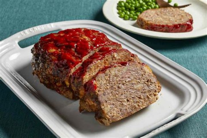 How long does it take a meatloaf to cook at 400?