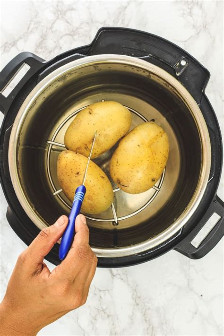 How long does it take to boil potatoes in cooker?