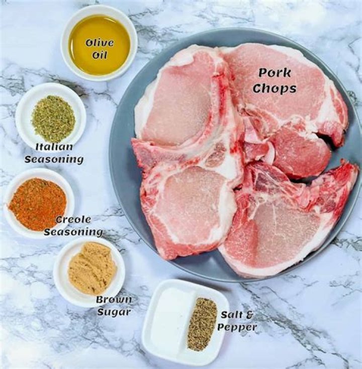 How long does it take to cook a boneless pork chop in the oven?