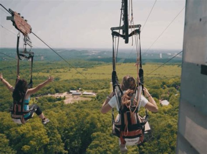 How long is the vigilante zipline in Branson?