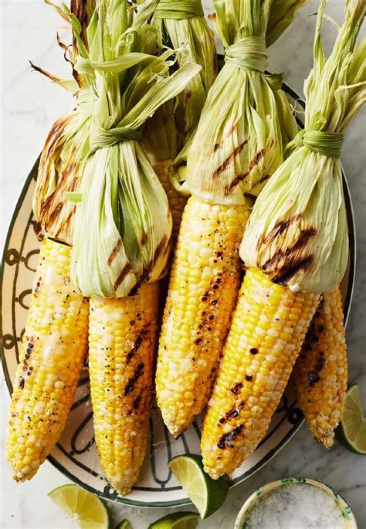 How many calories are in white corn on the cob