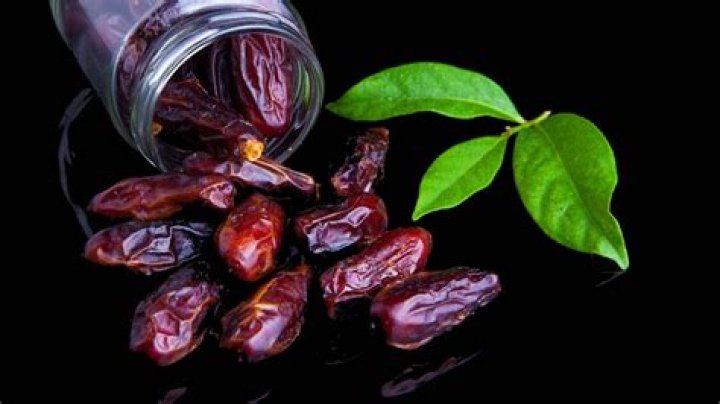 How many dates you can eat daily