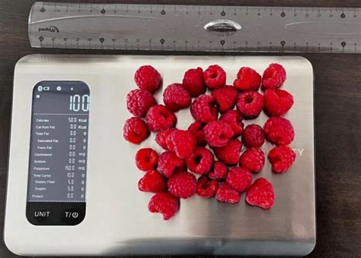 How many net carbs in a half a cup of raspberries