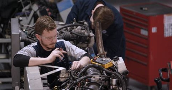 How much does a diesel mechanic make 2018?