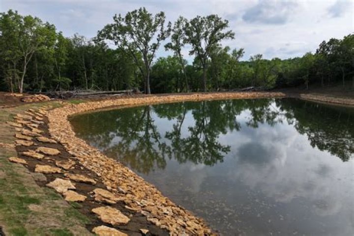 How much does it cost to build a 2 acre pond