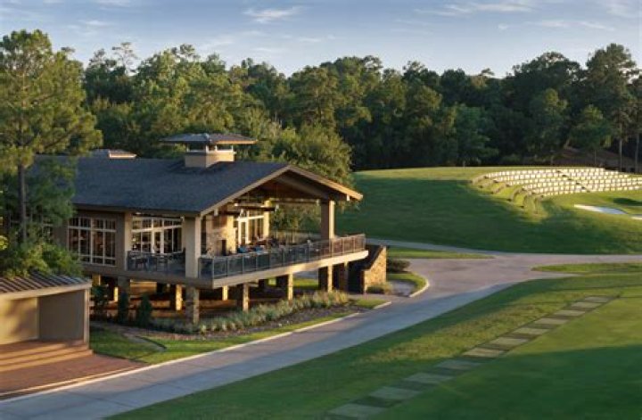How much does it cost to join the Woodlands Country Club?