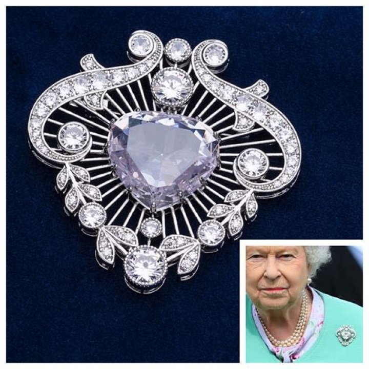How much is the Cullinan V brooch worth?