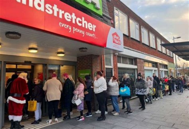 How much is the owner of poundstretcher worth?