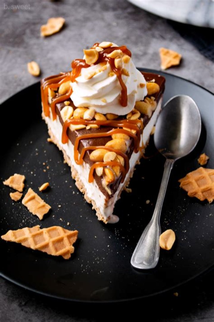 How to make a hot fudge ice cream pie?