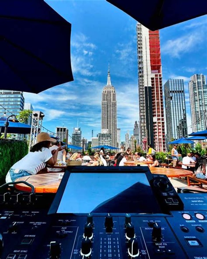 Is 230 Fifth heated?