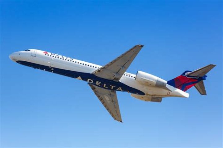 Is Delta airlines still flying to Hawaii?