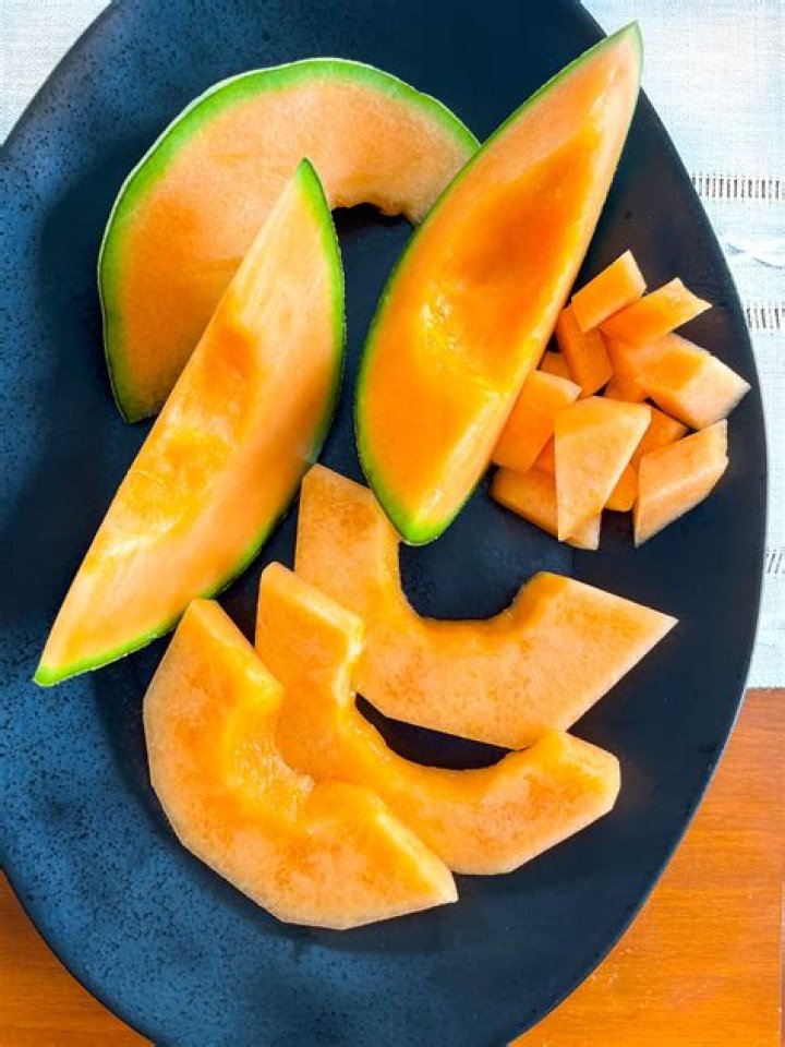 Is it OK to eat expired gum?