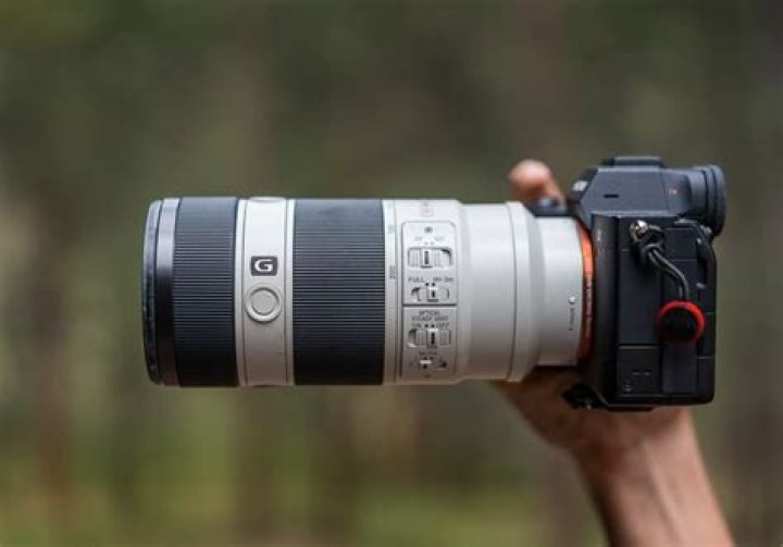 Is the Canon 70-200 f4 full frame?