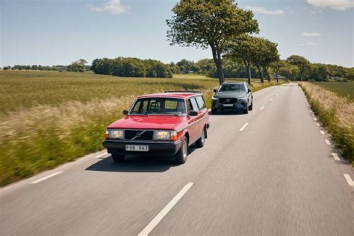Is the Volvo 240 rear wheel drive?