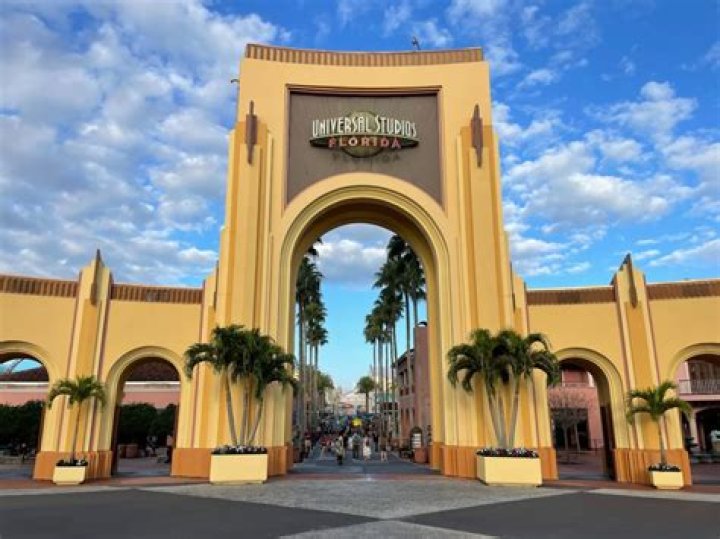 Is Universal Studios Florida busy in October?