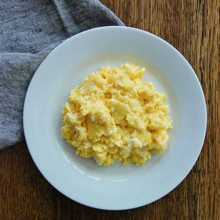 What are good mix ins for scrambled eggs?