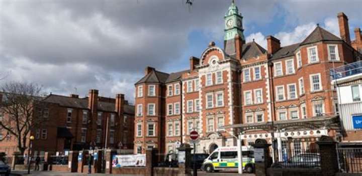 What are the main hospitals in Leeds?