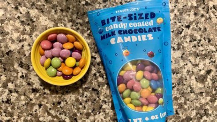 What bite sized candies come in green and red foil at Christmas time?