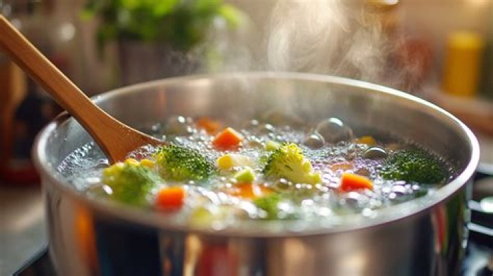 What cooking methods use water?