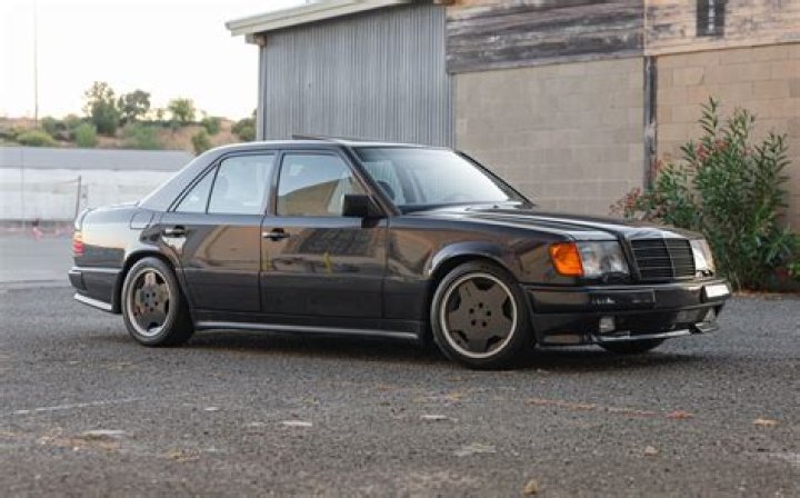 What engine did the Mercedes Hammer have?